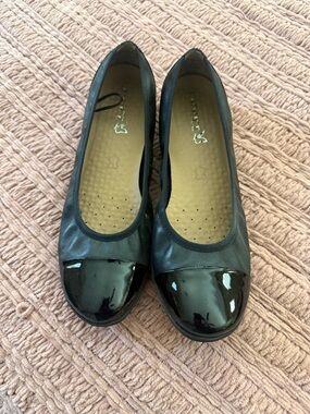 Caprice- Black Women’s Ballet Flats with Patent Toe